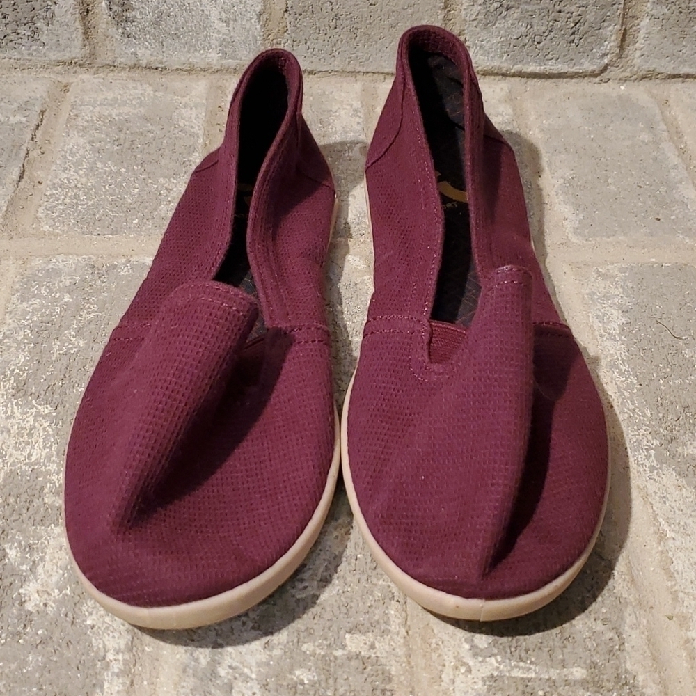 Report Shoes Womens Size 7 Slip On Grap Purple